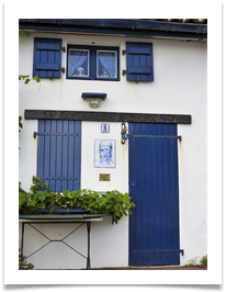 5 BLUE HOUSE  - Steve Hodson